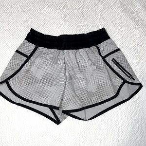 Lululemon Tracker IV shorts